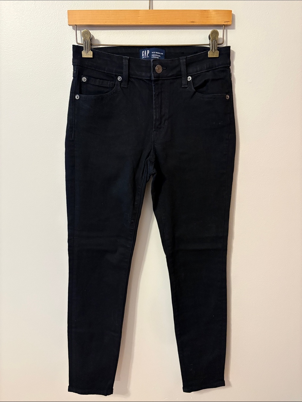 GAP Black Skinny Jeans - Women’s Slim Fit